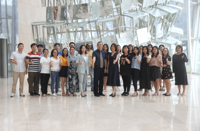 Şirketin toplu fotoğrafı